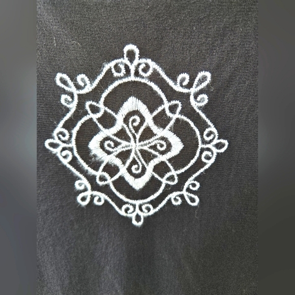 Lane Bryant Black & White Embroidered Top - Picture 6 of 6